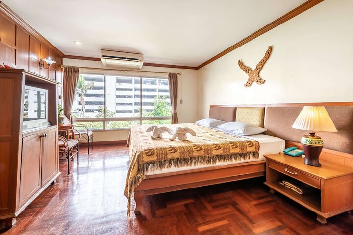 Room 4 of 39
