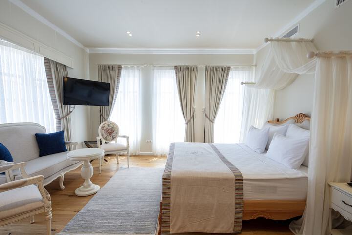 Room 14 of 47