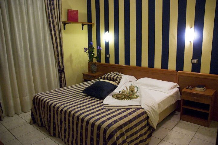 Room 3 of 49
