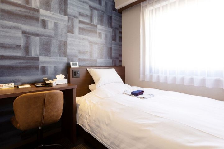 Room 6 of 60