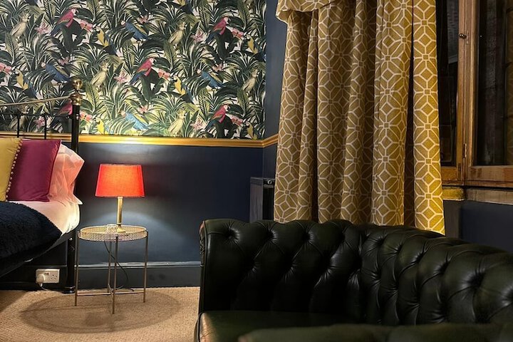 Room 6 of 31