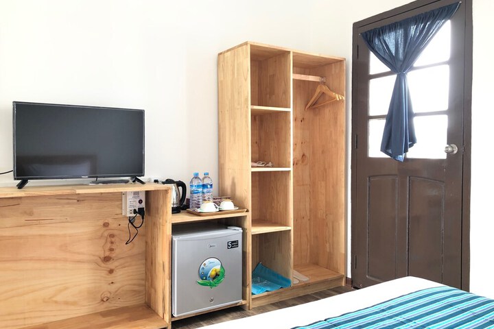 Room 17 of 33