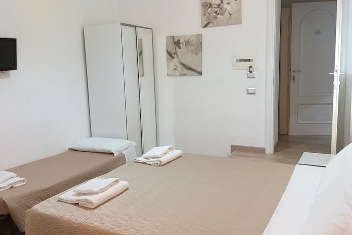 Room 6 of 57