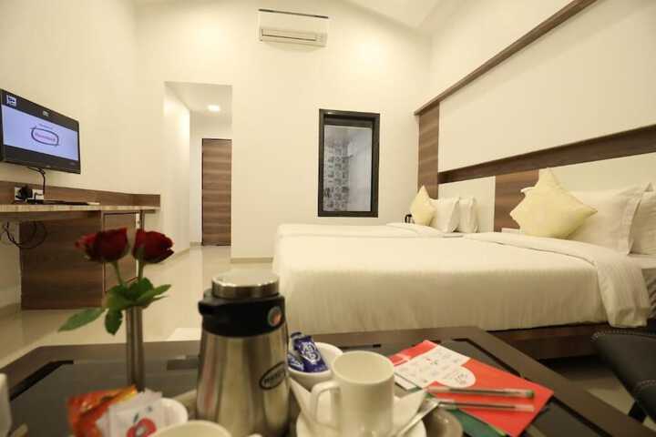 Room 9 of 11