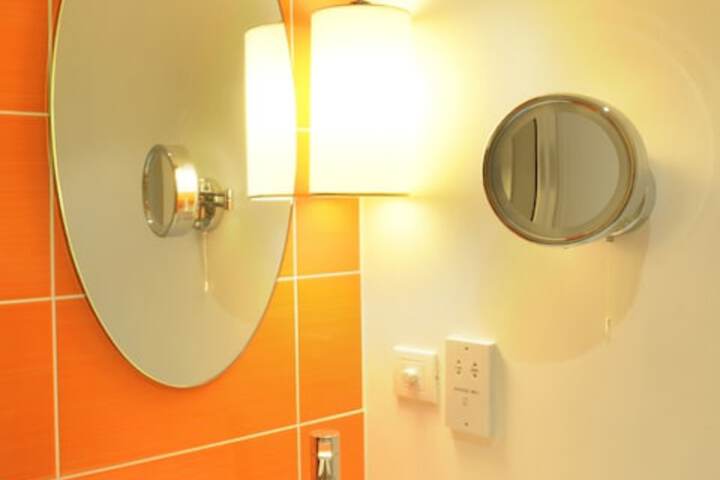 Room 47 of 102