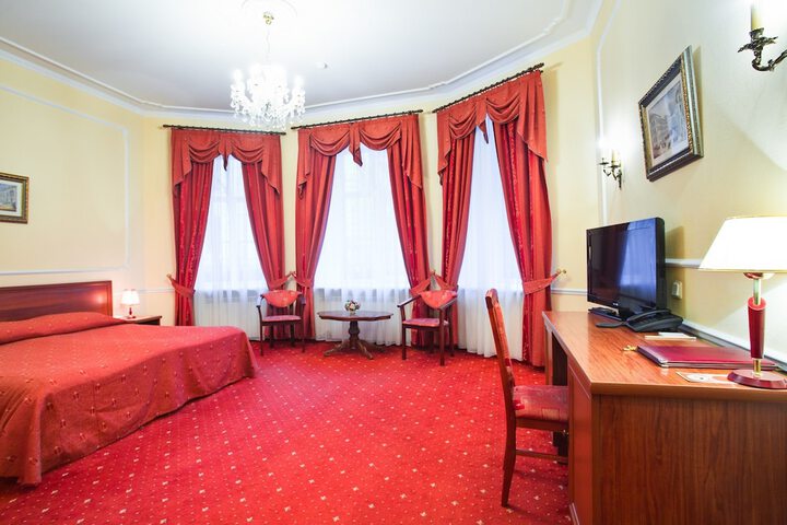 Room 7 of 34