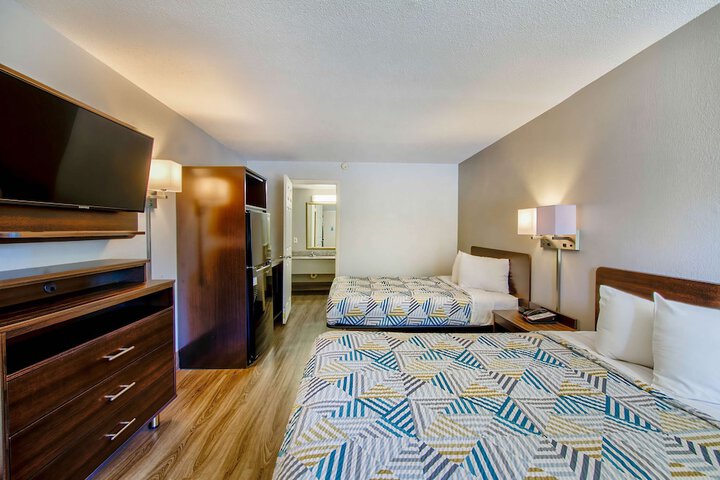 Room 8 of 24