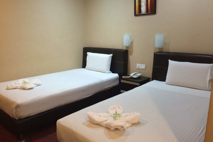 Room 6 of 35