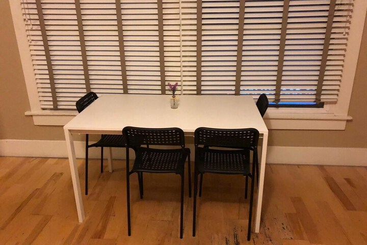 Room 6 of 30