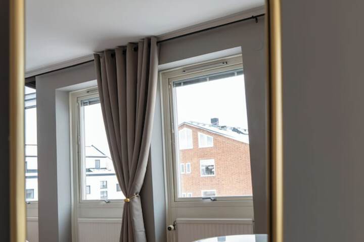 Room 2 of 17