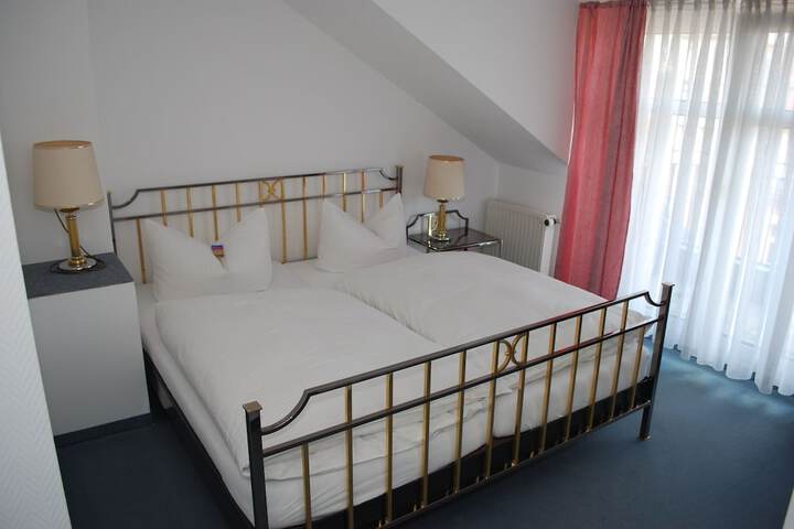 Room 25 of 54