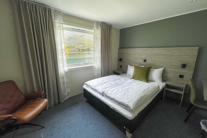 Room 19 of 64