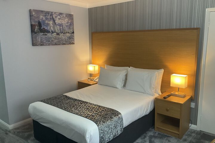 Room 2 of 56