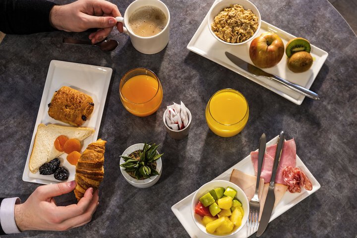 Breakfast/Coffee Service 99 of 134