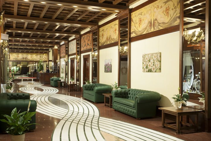 Hotel Lobby