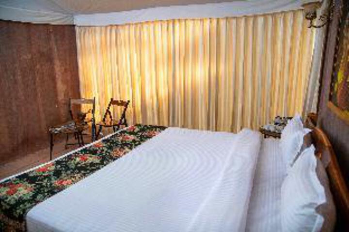 Room 13 of 21