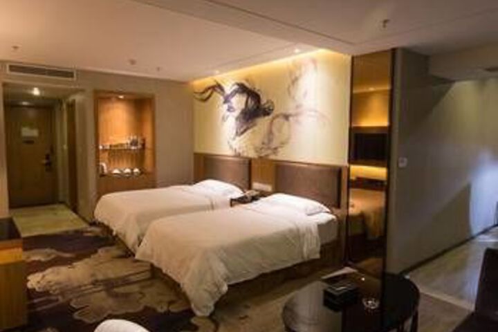 Room 27 of 36