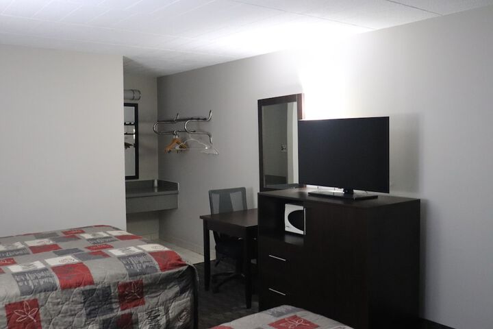 Room 8 of 34