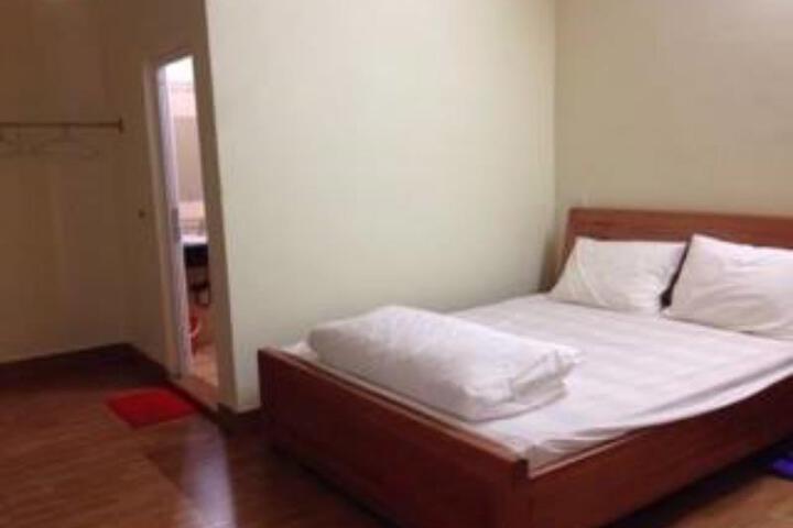 Suite 3 of 6