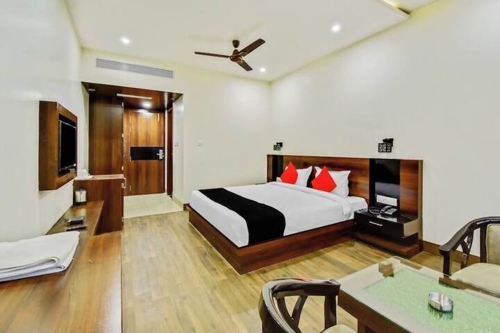 Room 10 of 25