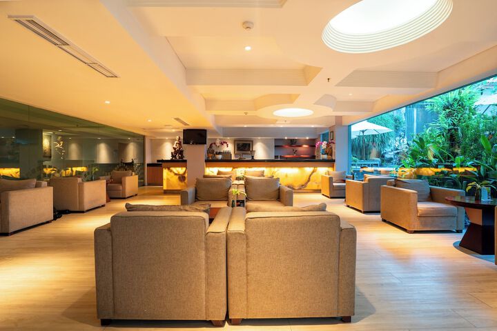 Hotel Lobby