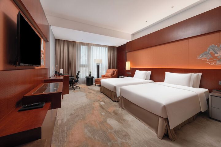 Room 32 of 98
