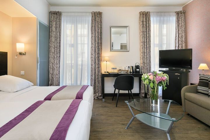 Room 48 of 106
