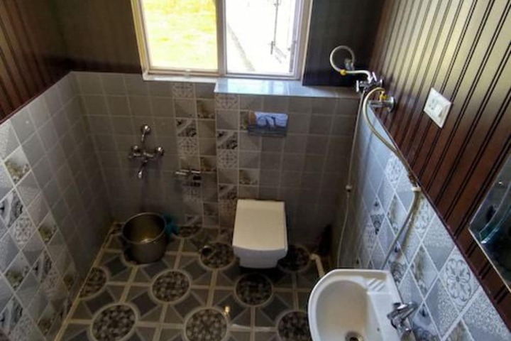 Room 10 of 15