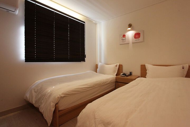 Room 144 of 198