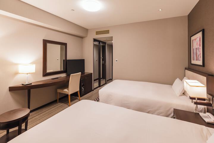 Room 16 of 101