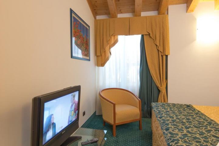 Room 21 of 62