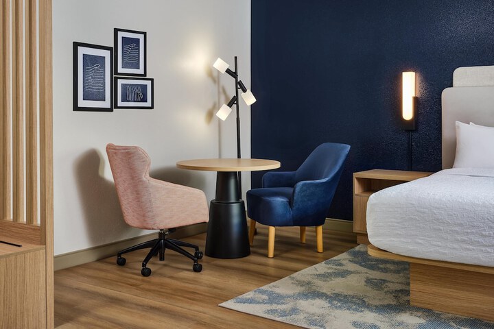 Room 9 of 48