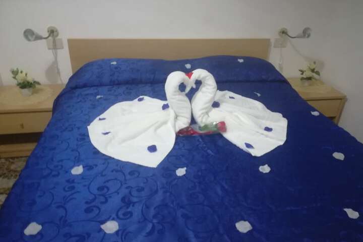Room 4 of 77