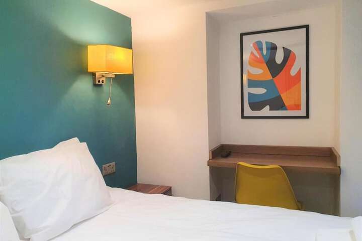 Room 22 of 36