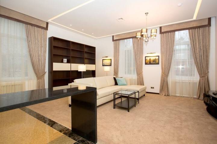 Room 6 of 45