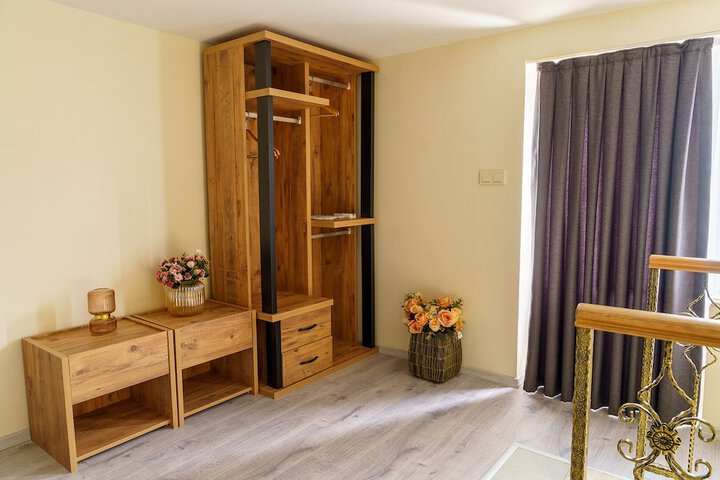 Room 7 of 60