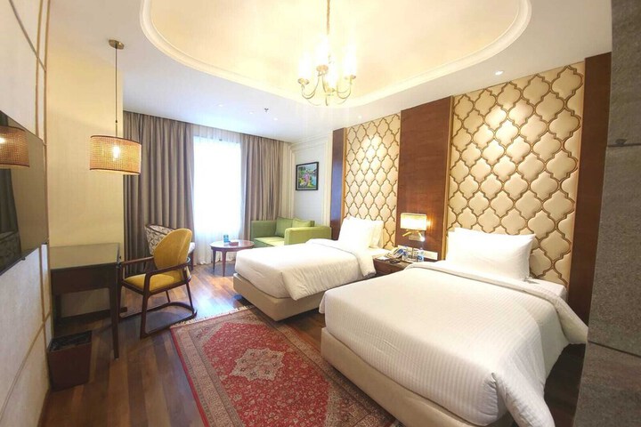 Room 15 of 80