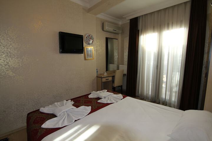 Room 13 of 74
