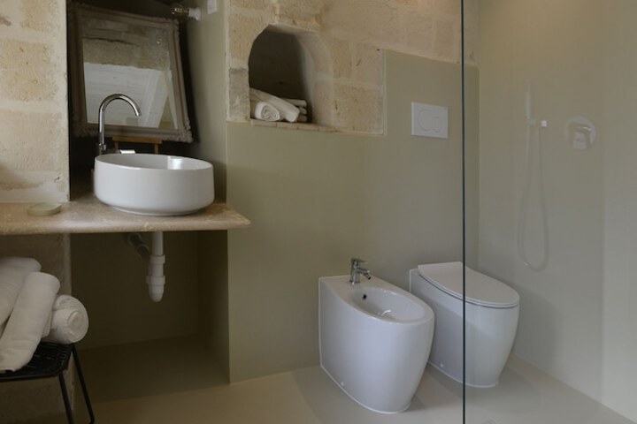 Room 15 of 25