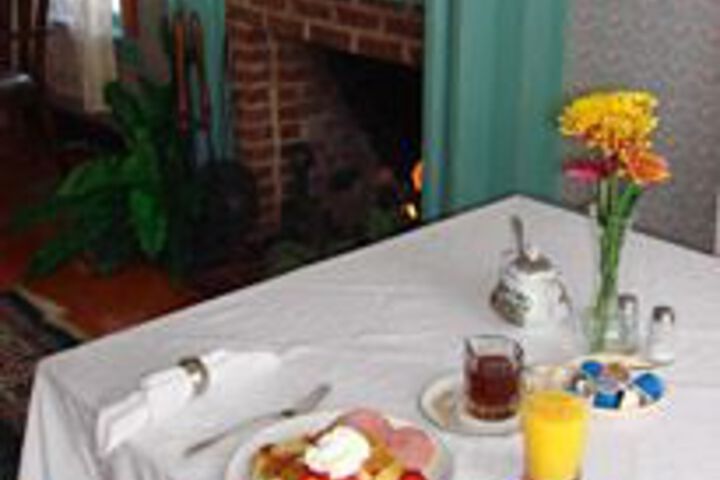 Dining 7 of 50