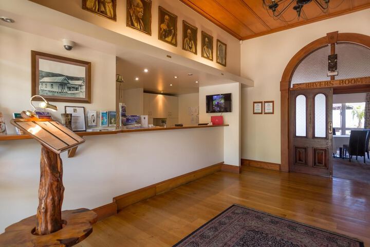 Entrance & Lobby