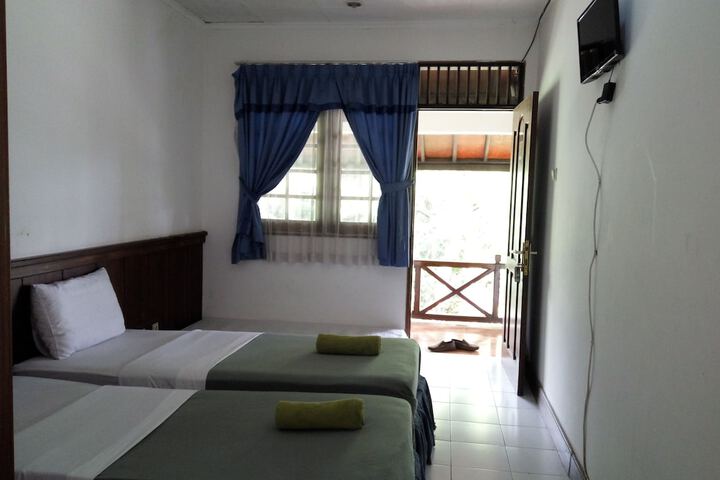 Room 10 of 35