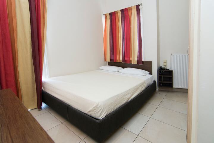 Room 35 of 103