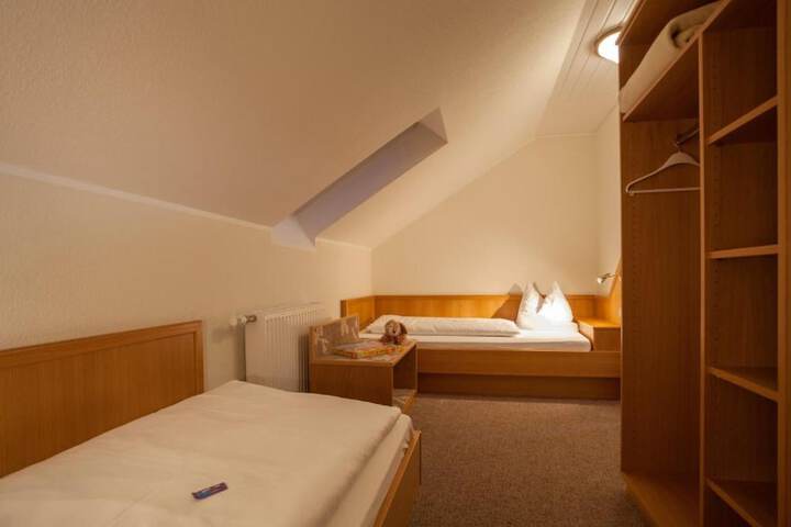 Room 19 of 41