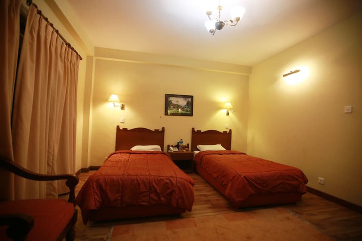Room 3 of 34