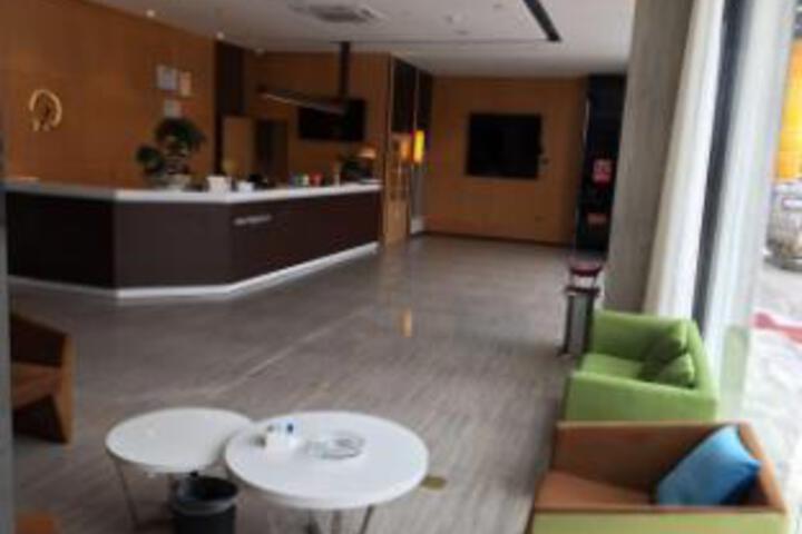 U-Hotel