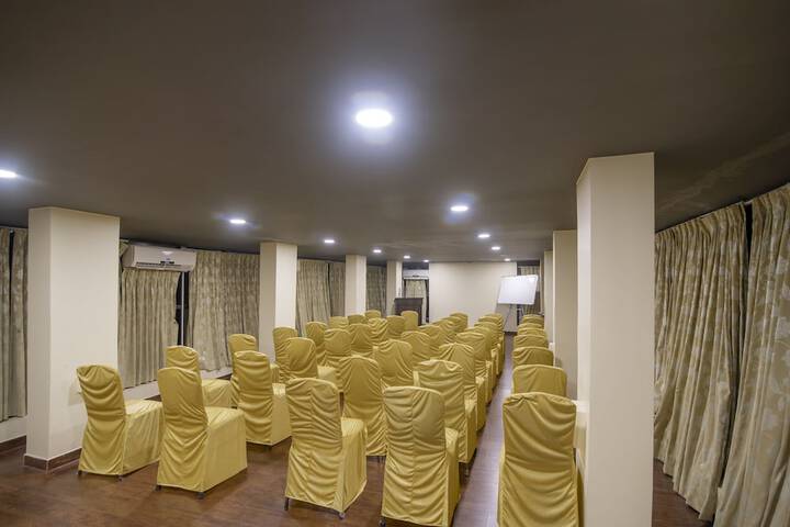 Ballroom/Hall 72 of 101