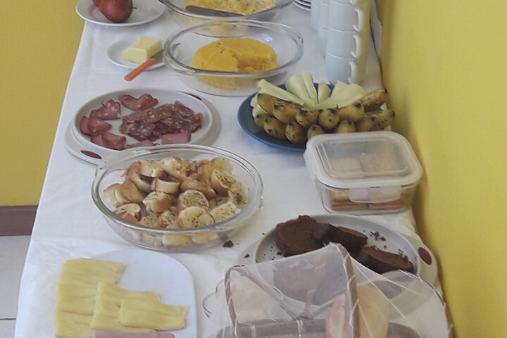 Dining 4 of 17