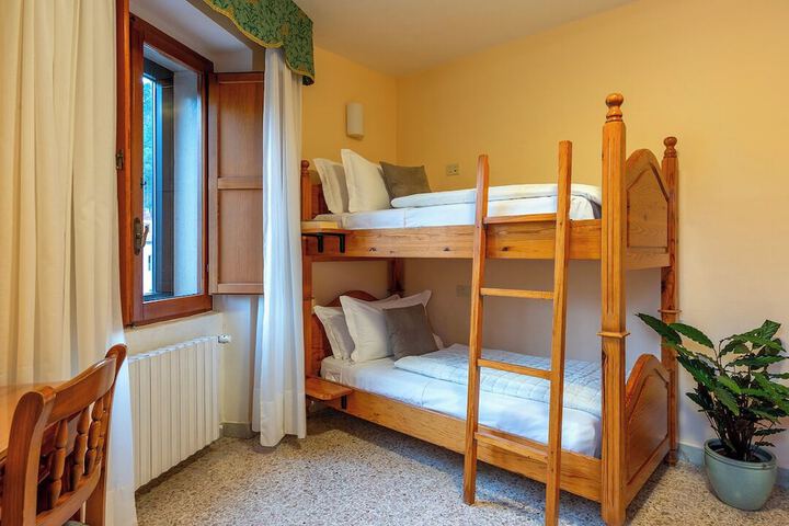 Room 12 of 41
