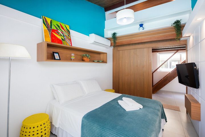 Room 9 of 94